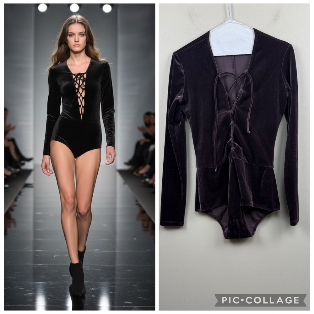 REFORMATION Elegant long sleeve Velvet Lace-Up Bodysuit - Purple small
